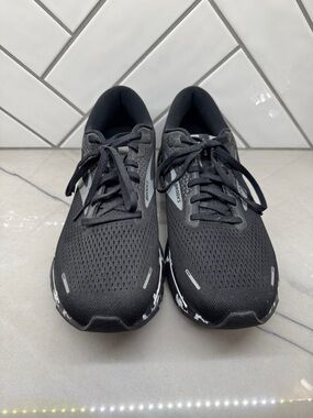 Brooks Black Athletic Running Shoes with Subtle Gray Accents
